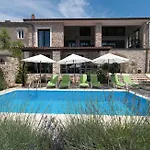 Villa Pucalo By Guide *